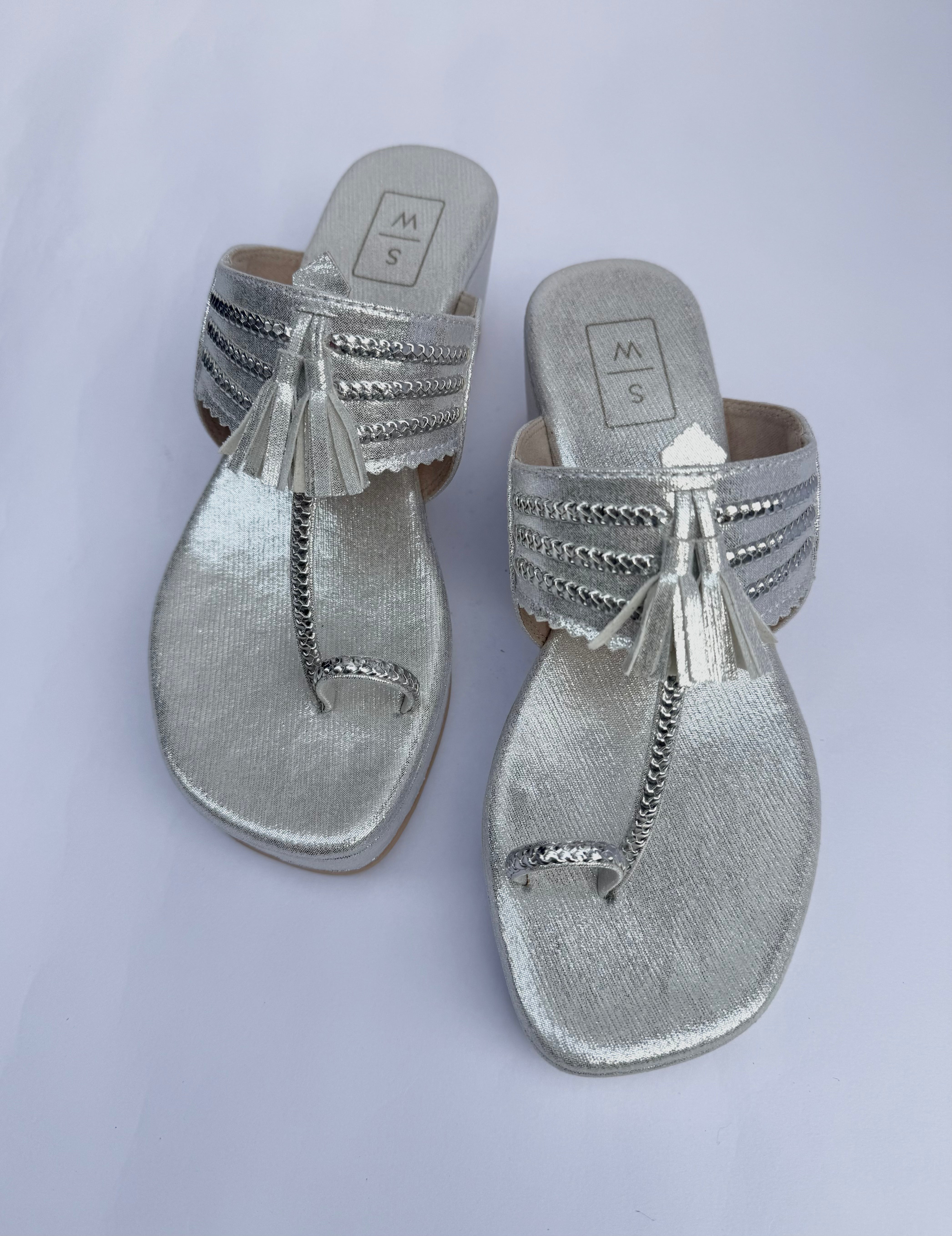 Kumari Poo – Silver Vegan Sandals