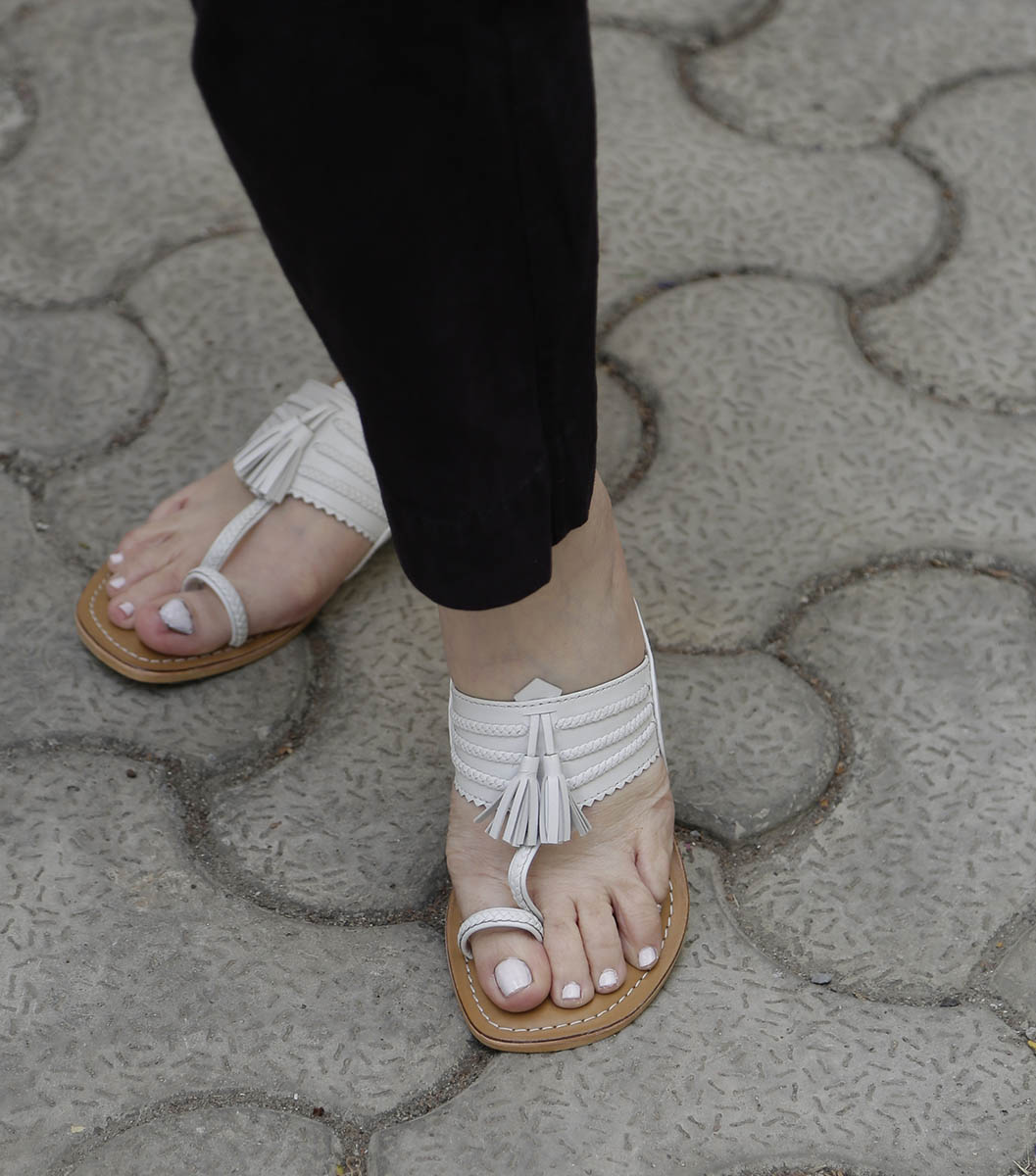 Bella White Kolhapuri