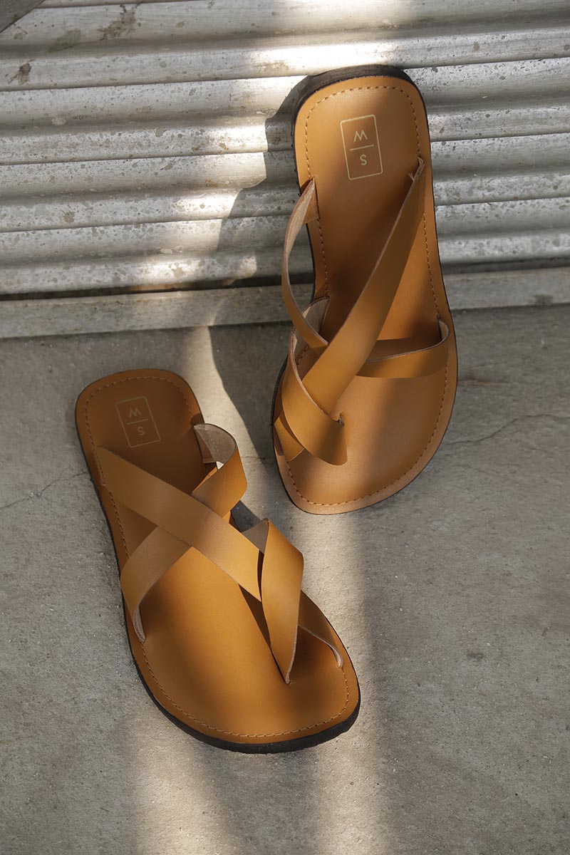 Vince Camuto Leather Toe-Loop Sandals - Cooliann on QVC - YouTube