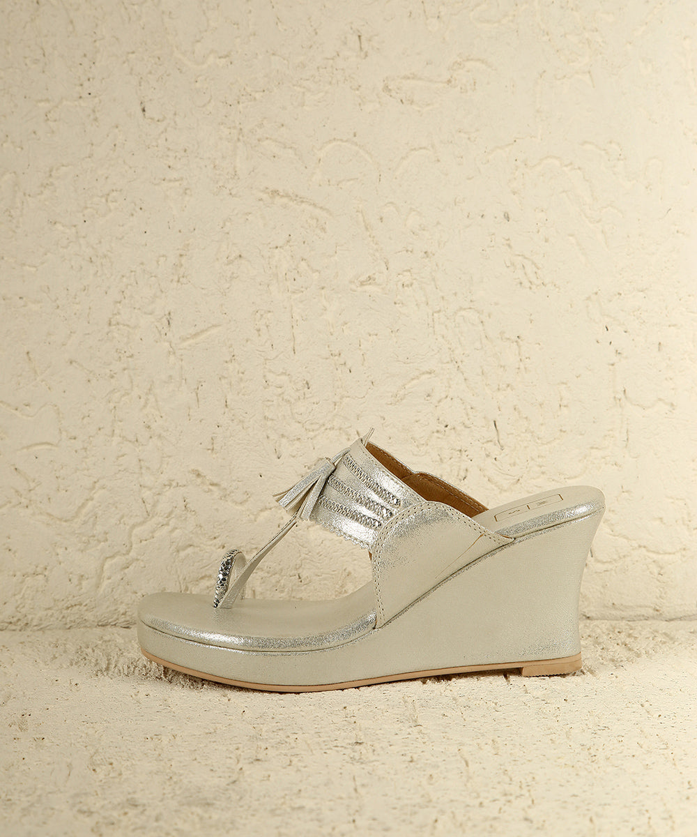 Womens discount silver wedges